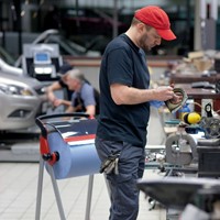 Poetspapierdispenser Tork W1 Performance vloerstandaard rood 652008-1