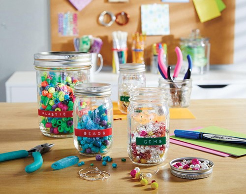 Reliëftape Dymo embossing vinyl 9mm wit op rood-4